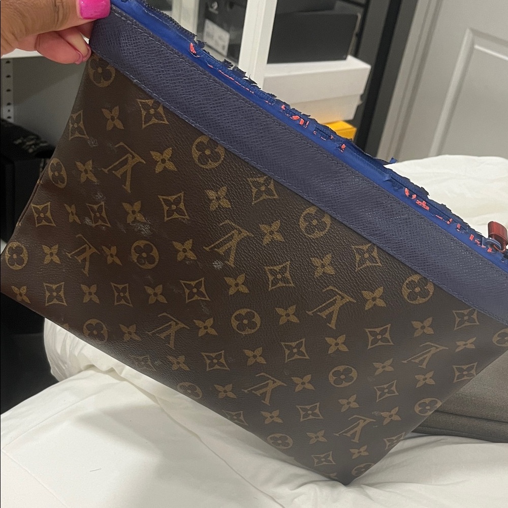Louis Vuitton Monogram Brown and Blue Toiletry Bag
Women’s Clutch - Picture 6 of 6
